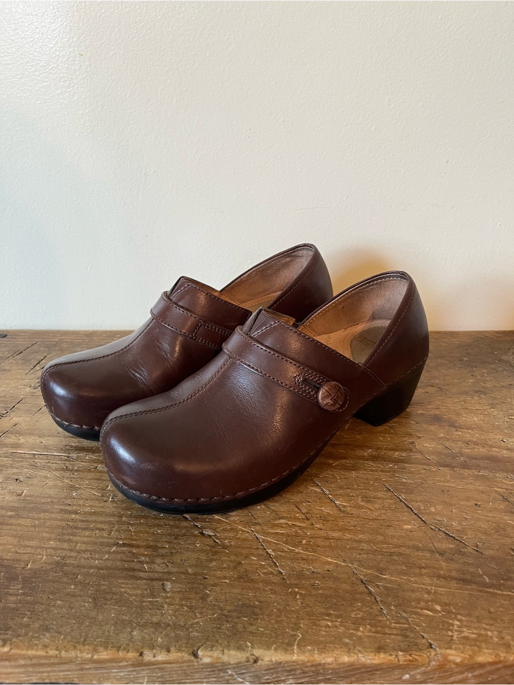 Dansko Women’s Brown Leather Slip-On Clogs EU 39 US 8.5 Solstice
